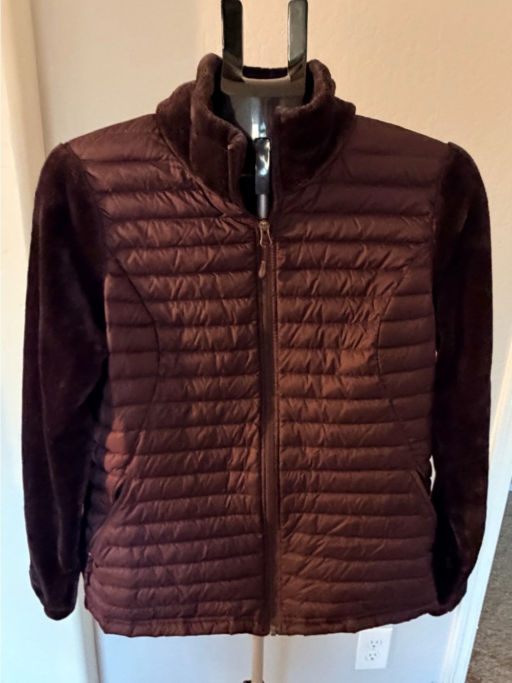 Women’s Quilted Zip-Front Jacket in plum